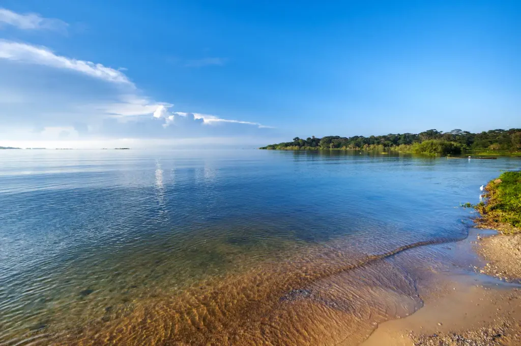  Lake Victoria, nestled amidst Tanzania, Uganda, and Kenya, Lake Victoria is a true natural wonder.